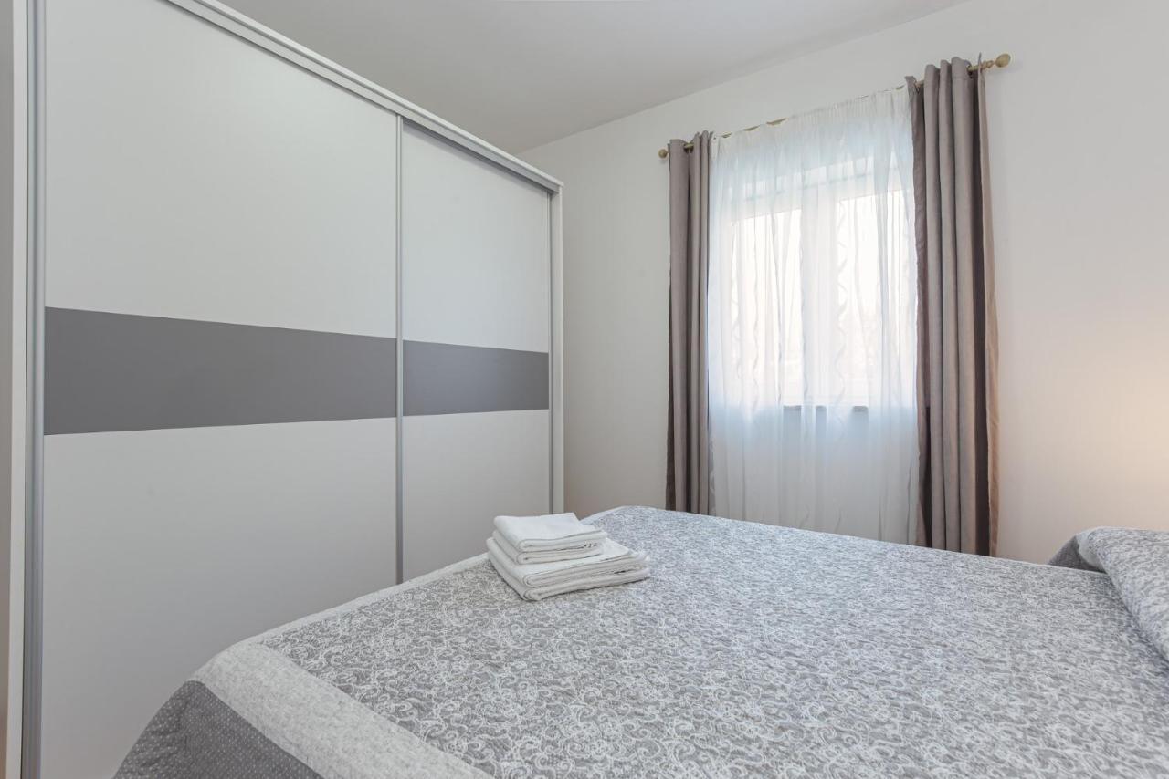 Апартаменты Koraca B4 Kirmenjak Экстерьер фото